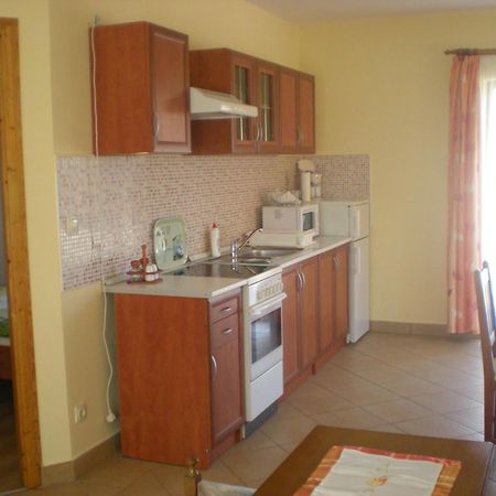 Parti Panzio Otel Tata Dış mekan fotoğraf