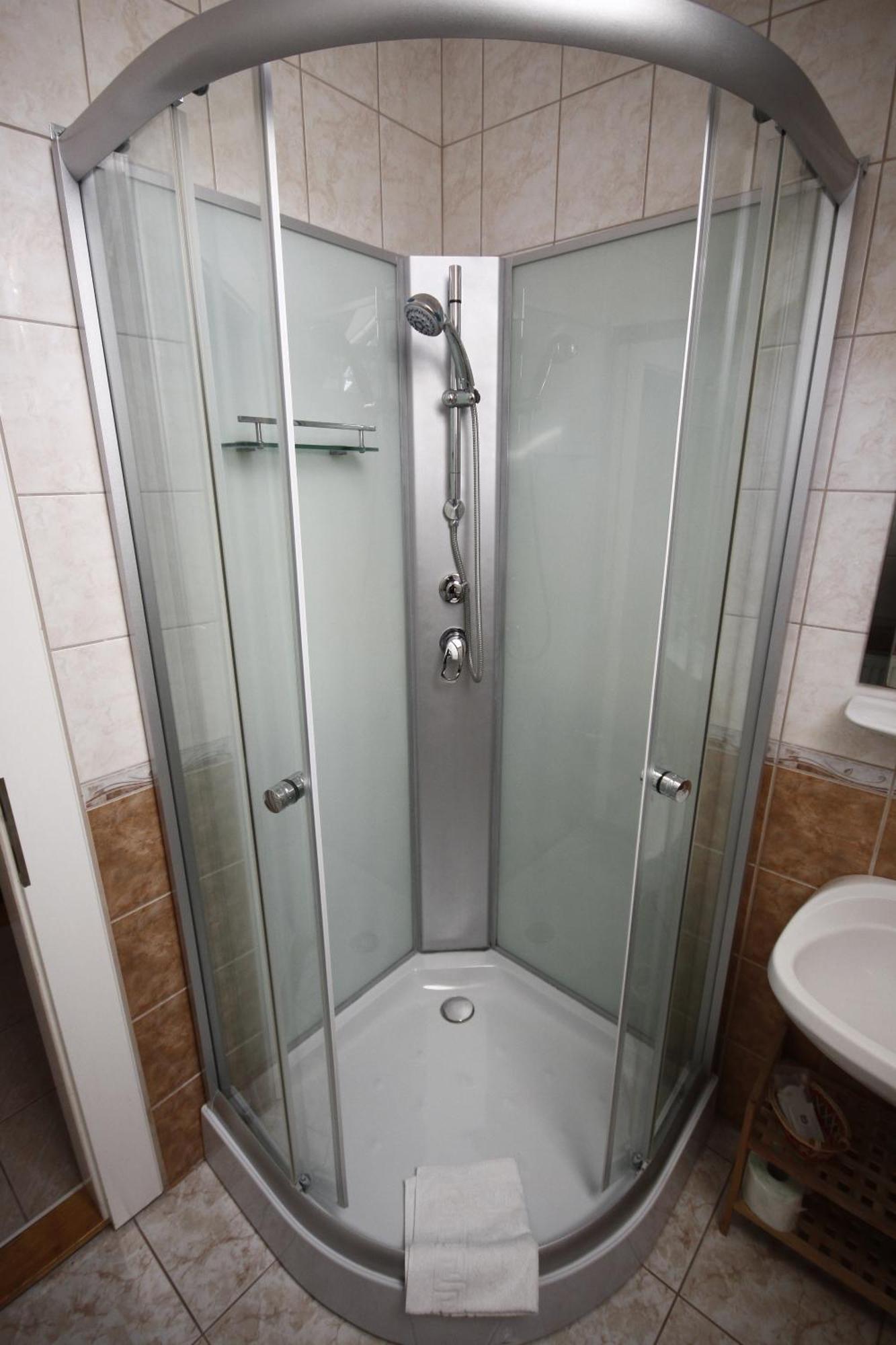 Parti Panzio Otel Tata Oda fotoğraf