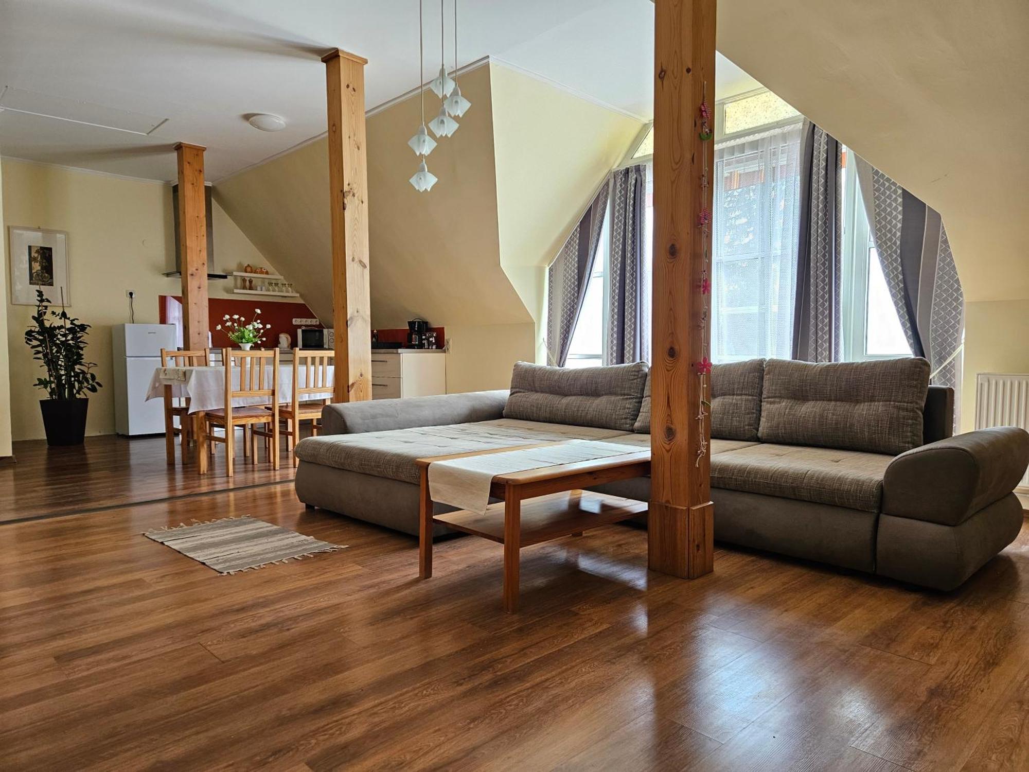 Parti Panzio Otel Tata Dış mekan fotoğraf