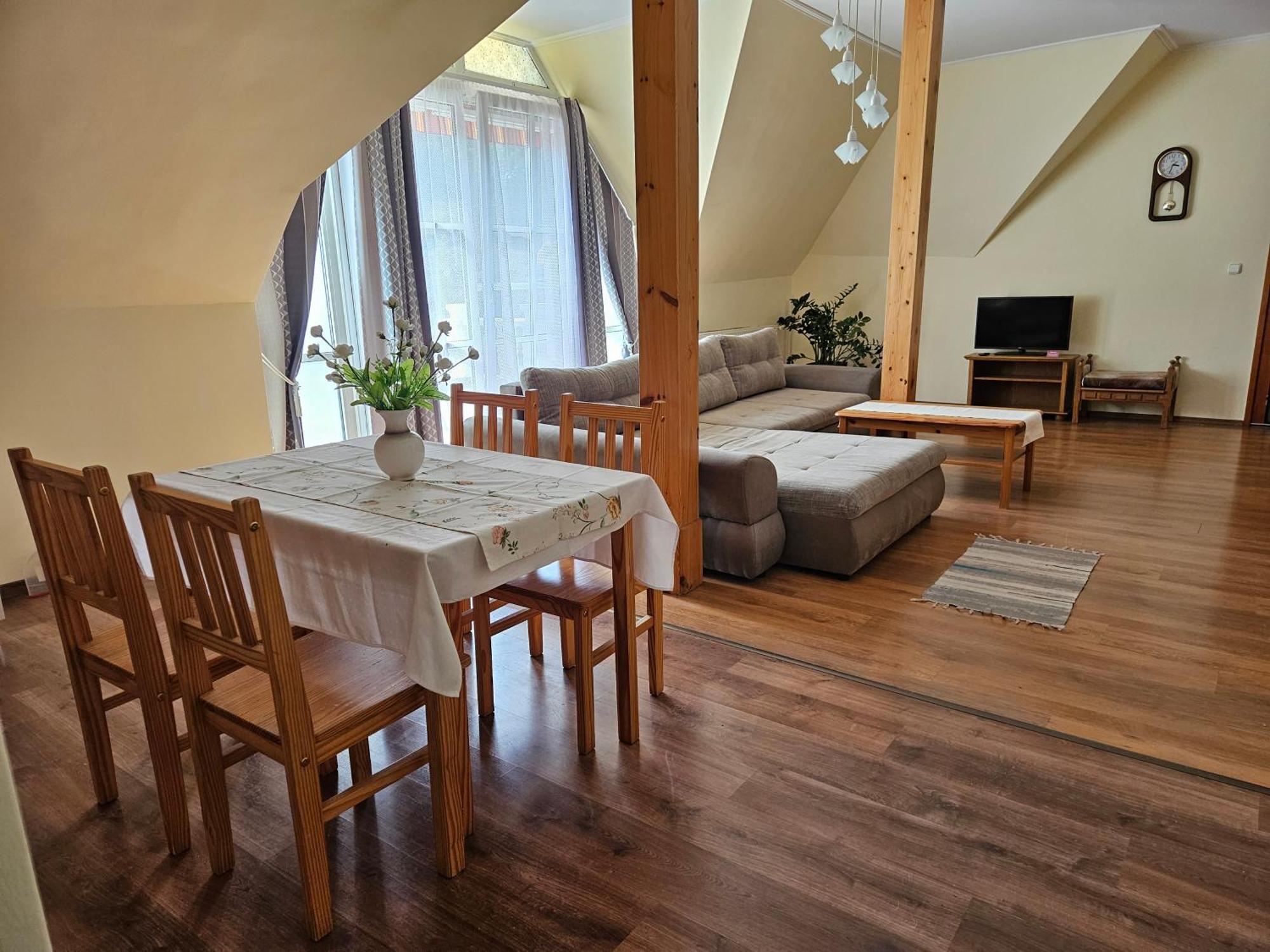 Parti Panzio Otel Tata Dış mekan fotoğraf