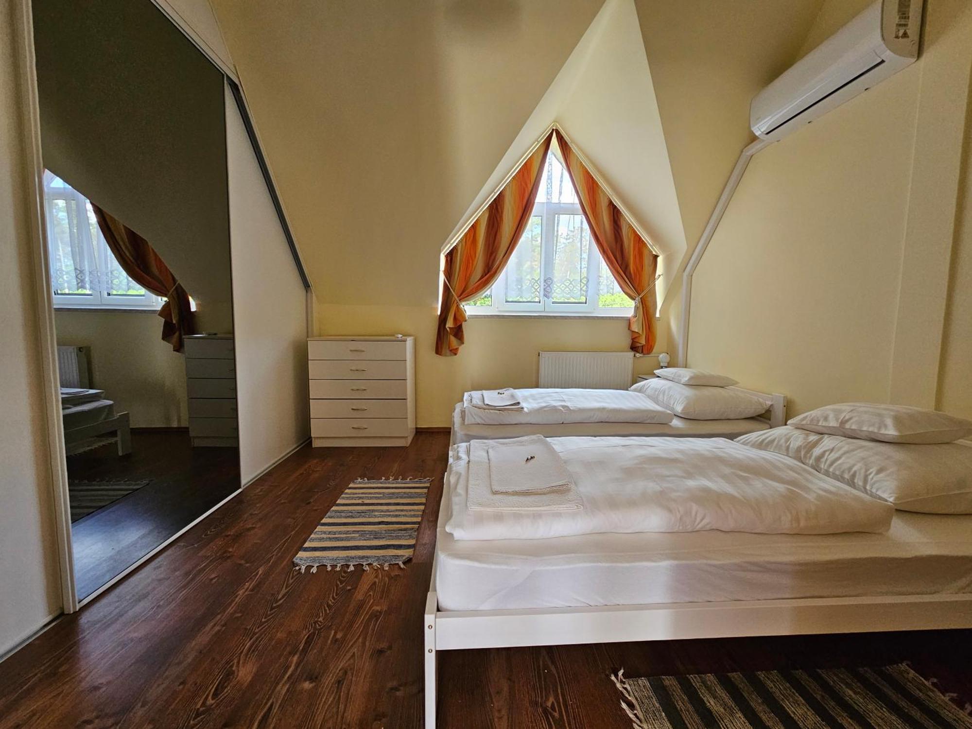 Parti Panzio Otel Tata Dış mekan fotoğraf