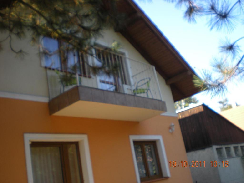 Parti Panzio Otel Tata Oda fotoğraf