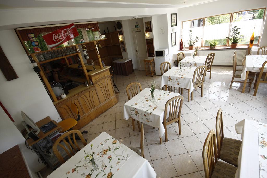 Parti Panzio Otel Tata Dış mekan fotoğraf