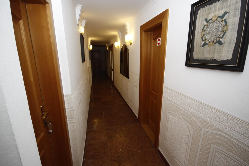 Parti Panzio Otel Tata Dış mekan fotoğraf